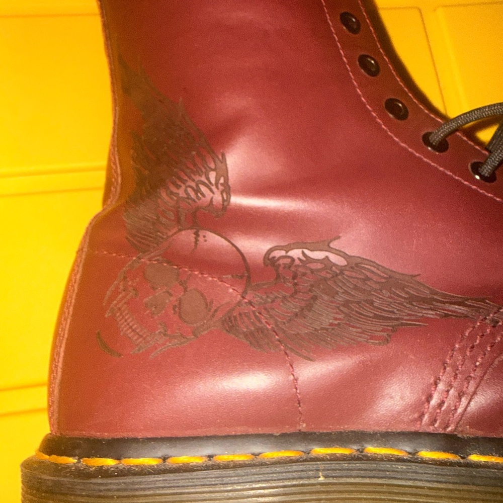 Dr. Martens Burgundy Leather Boots- Skull and Angel Wings rare- 11M #11587 - Picture 9 of 12